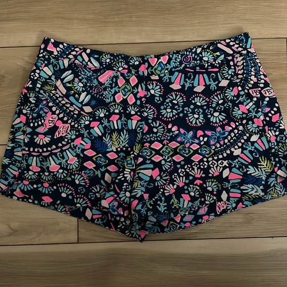 [Lilly Pulitzer] Ocean View Shorts - Picture 4 of 8